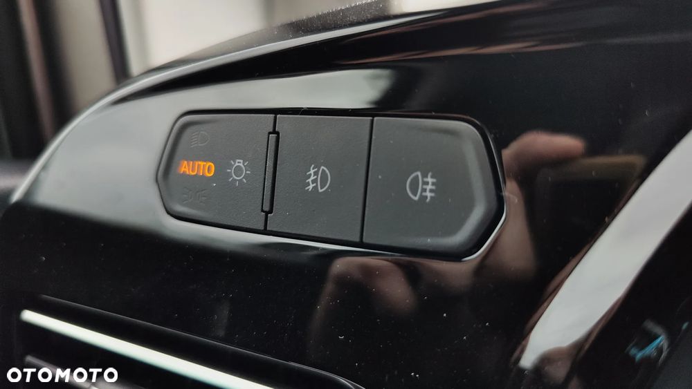 Ford Tourneo Connect 1.5 EcoBoost Titanium - 31