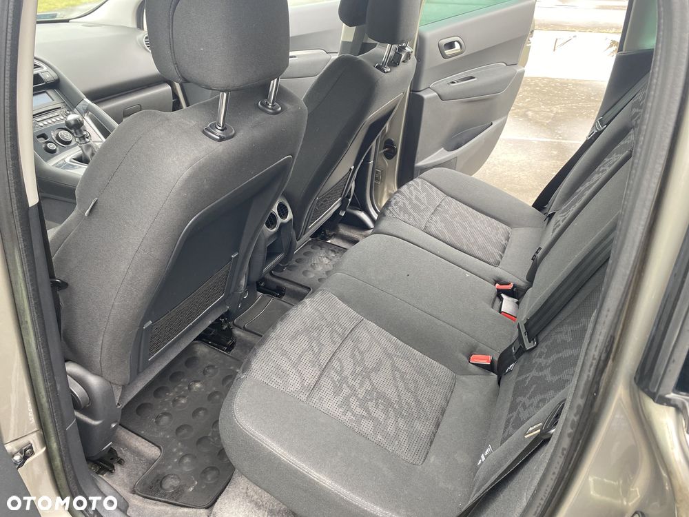 Peugeot 3008 HDi FAP 110 Family - 11