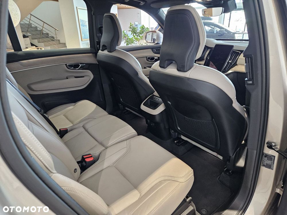 Volvo XC 90 - 23