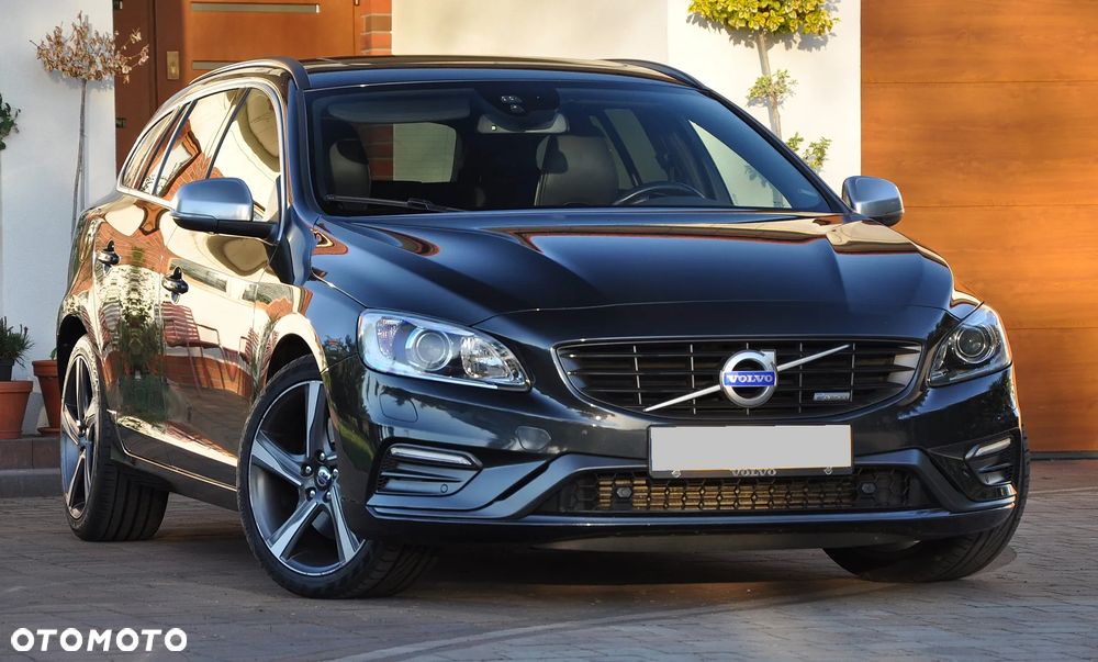 Volvo V60 D5 R-Design - 10