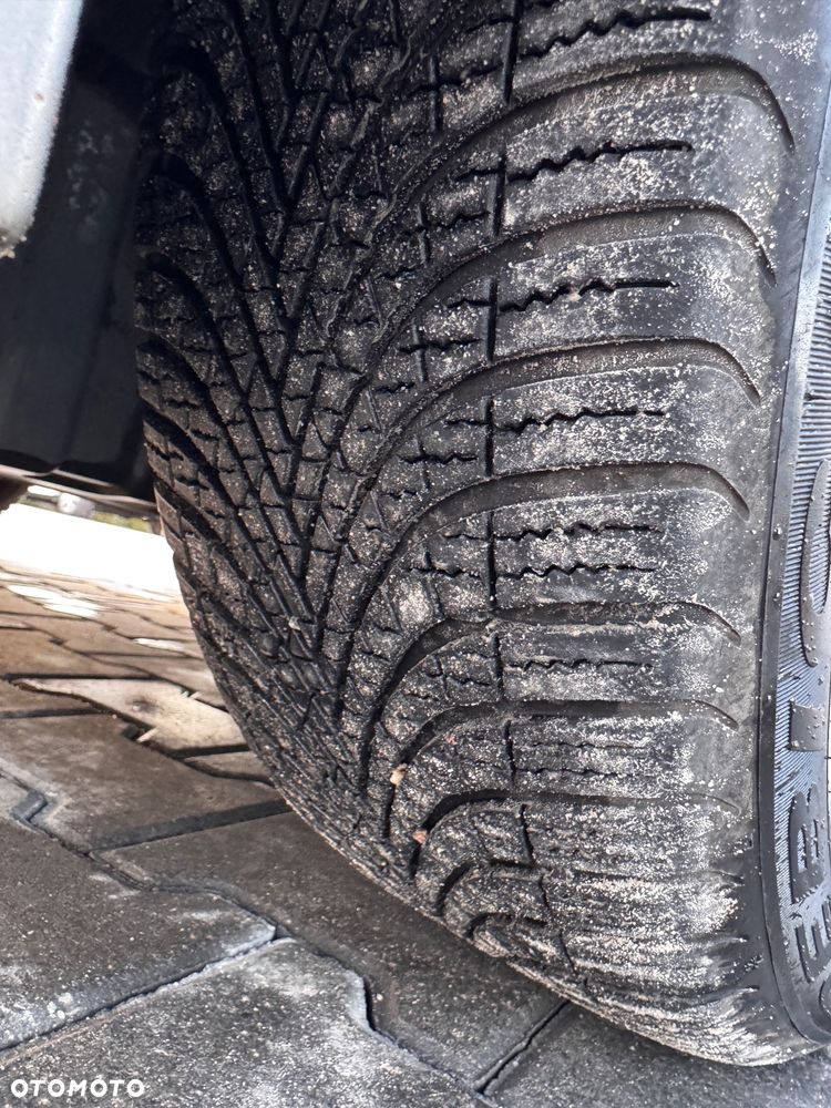 Hyundai ix20 1.6 CRDi blue YES Gold - 12