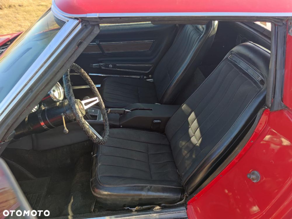 Chevrolet Corvette - 11