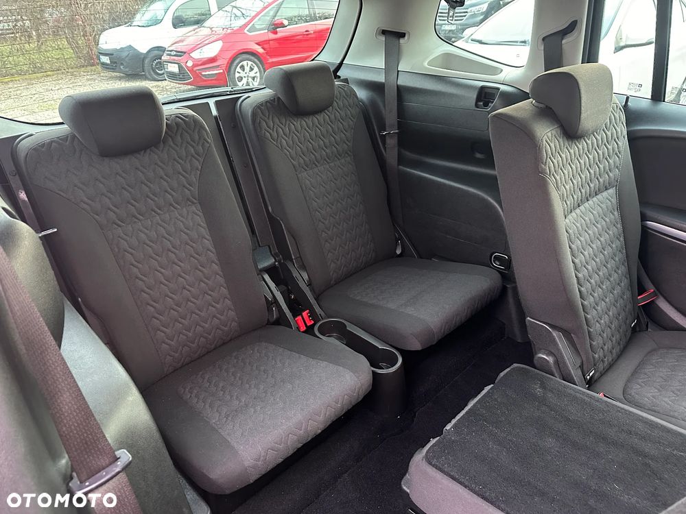 Opel Zafira - 27