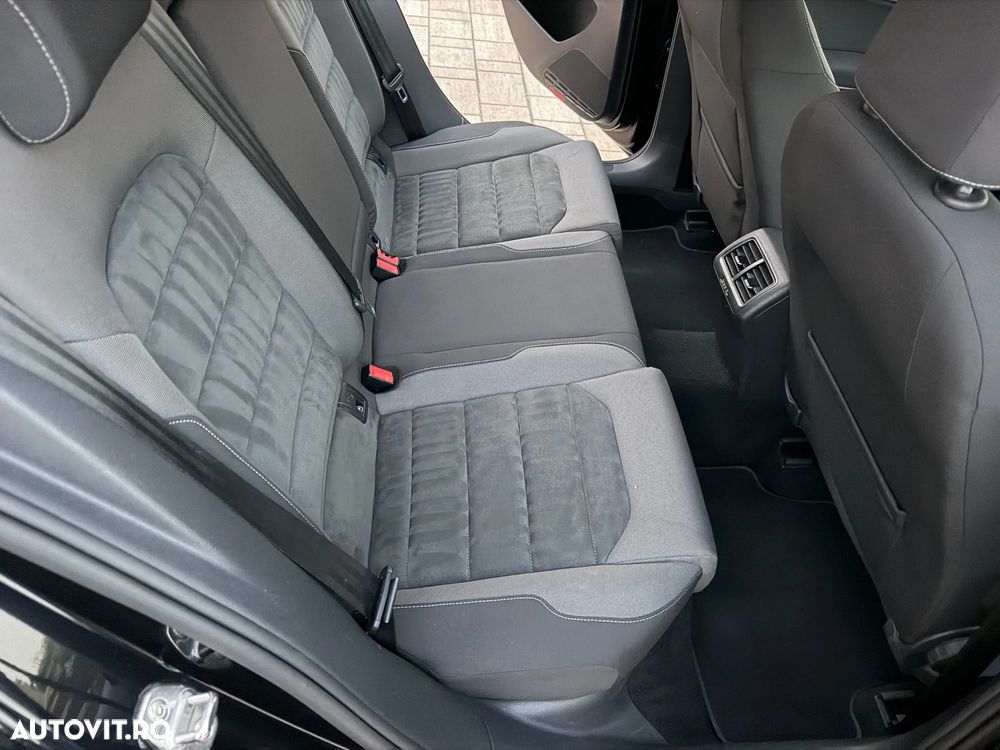Volkswagen Golf 1.6 TDI DPF Comfortline - 23