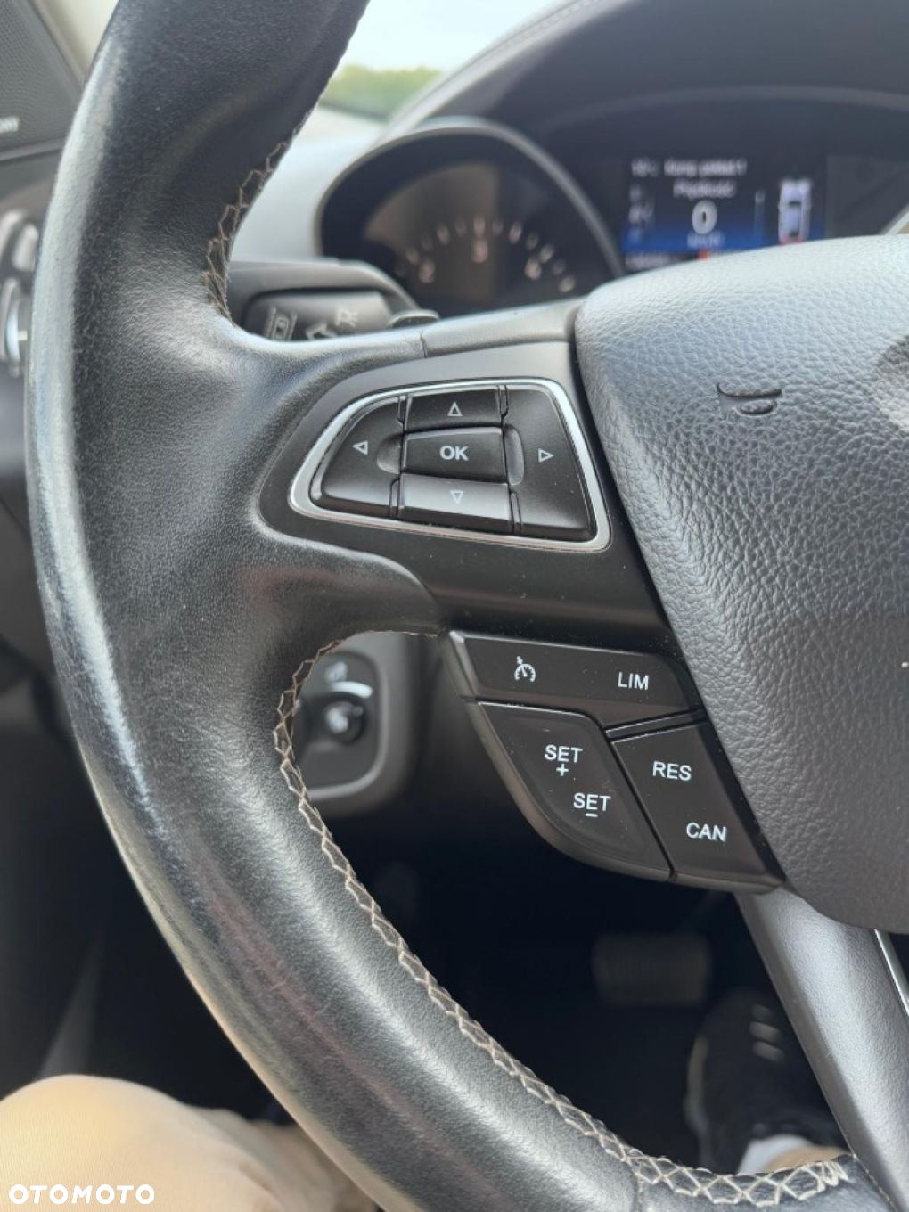 Ford Kuga - 25
