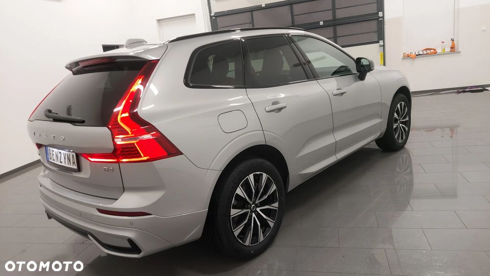 Volvo XC 60 B4 B Plus Dark - 3