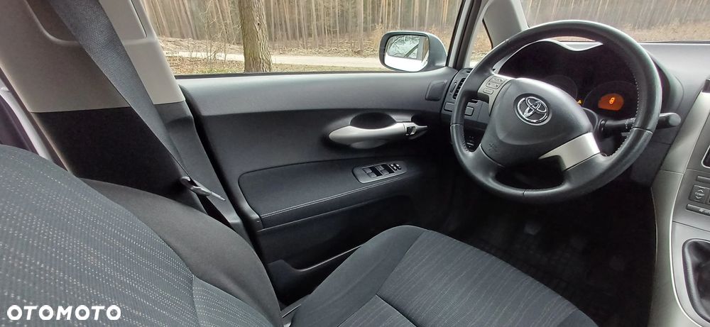 Toyota Auris 1.4 D-4D Luna - 21