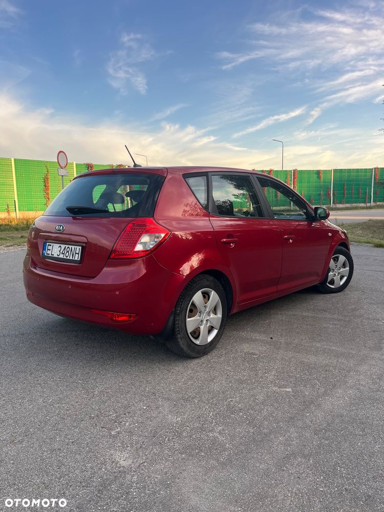 Kia Ceed 1.6 Crdi M - 6