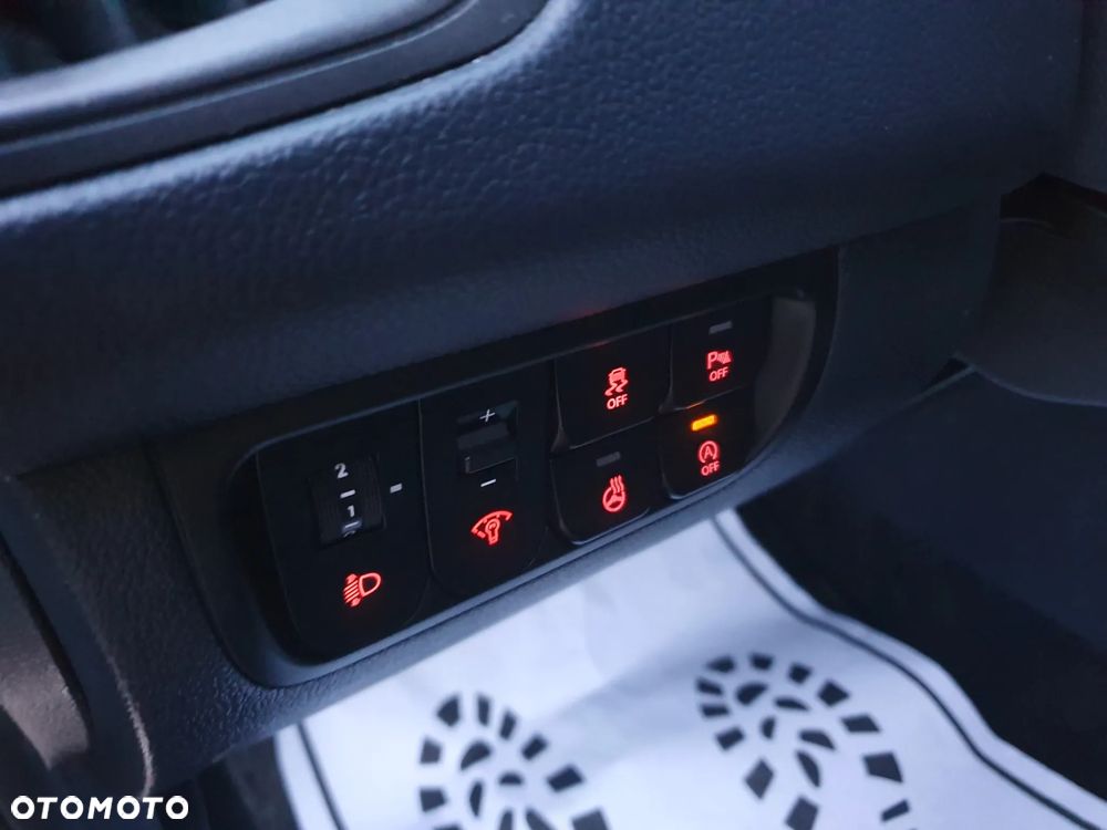 Kia Rio 1.4 XL Business Line - 12