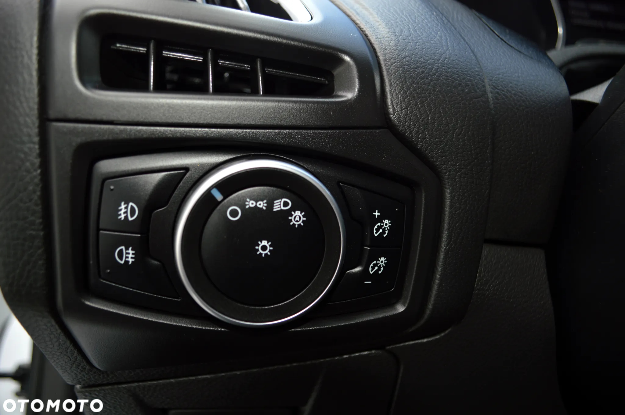 Ford Focus 1.5 EcoBoost ST-Line - 31
