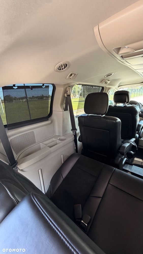Chrysler Town & Country 3.6 Limited - 11