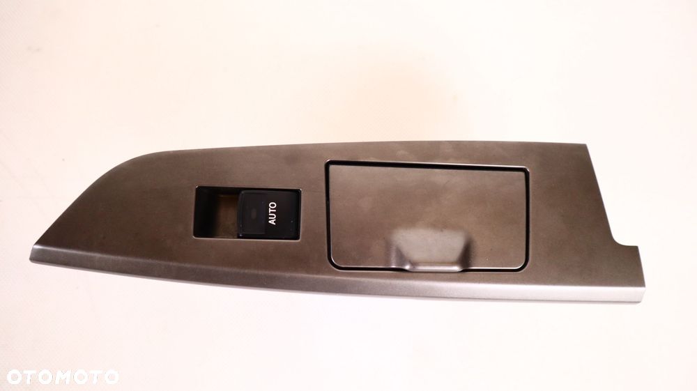 TOYOTA LAND CRUISER 200 PANEL SZYB POPIELNICZKA PRAWA TYŁ - 1