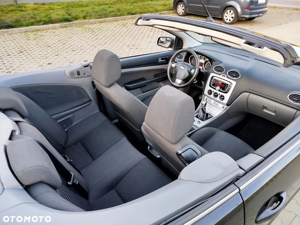 Ford Focus 2.0 16V Sport - 24