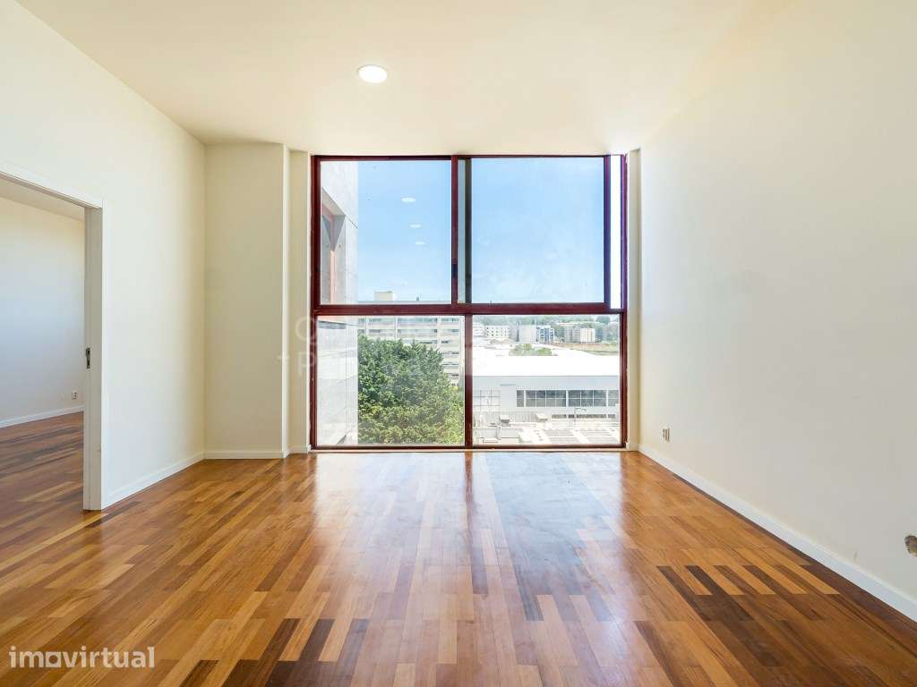 Apartamento T1 reabilitado com garagem em Matosinhos Sul - Grande imagem: 4/24