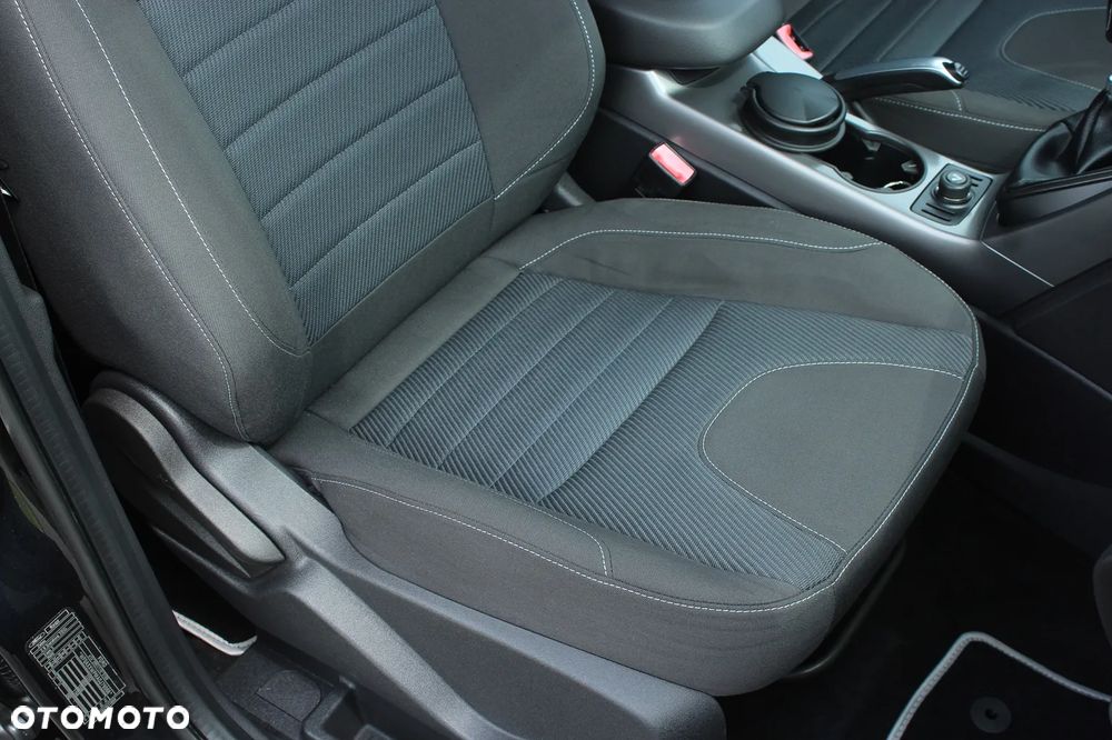Ford Kuga 2.0 TDCi 2x4 Champions Edition - 26