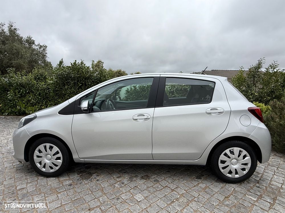 Toyota Yaris 1.0 VVT-i Comfort c/ Design-Pack - 7
