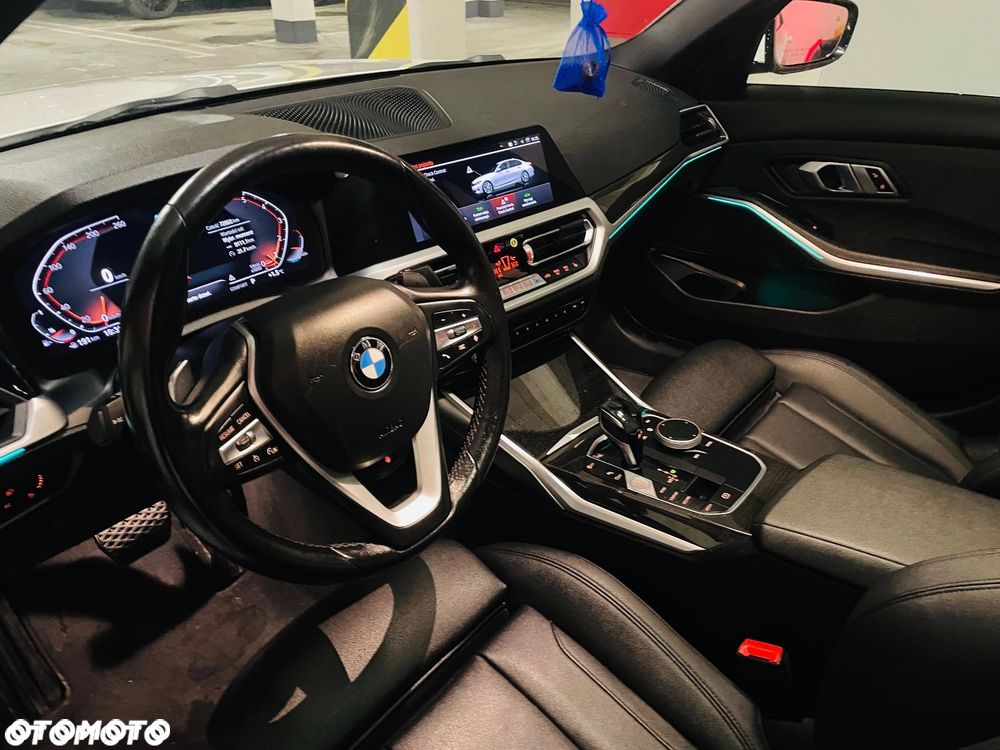 BMW Seria 3 330i xDrive Sport Line sport - 9