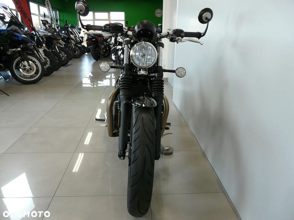 Triumph Bonneville Bobber - 20