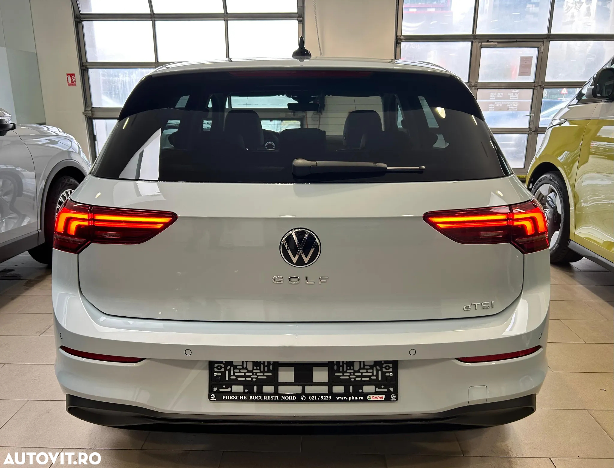 Volkswagen Golf 1.5 eTSI DSG MHEV Advanced - 3
