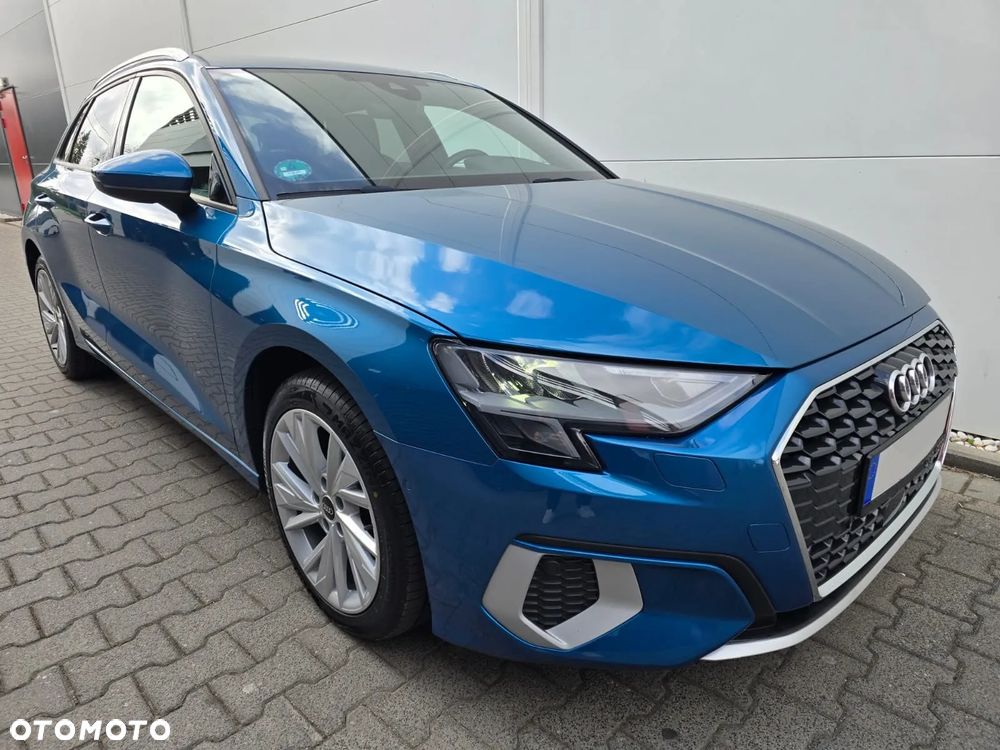 Audi A3 Sportback - 1