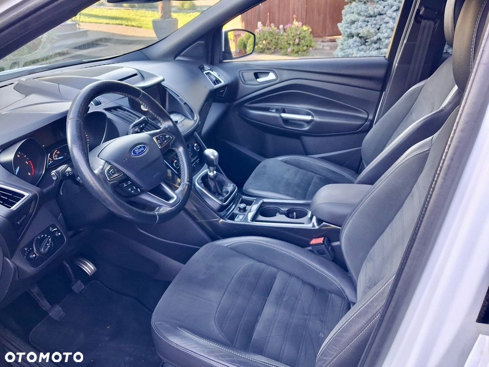 Ford Kuga 2.0 TDCi 4x2 ST-Line - 20