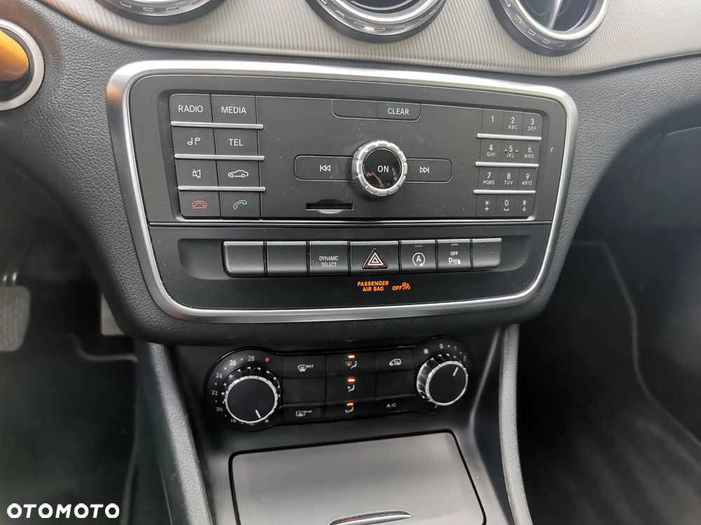 Mercedes-Benz GLA - 13