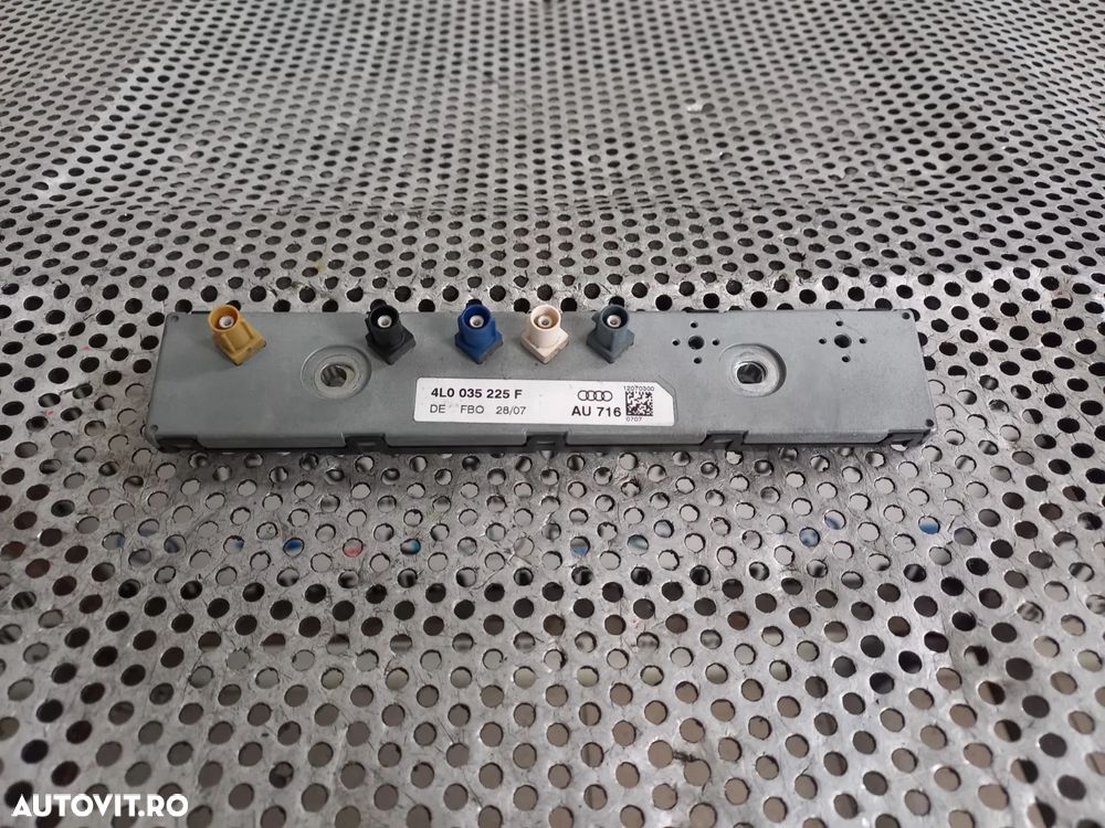 Amplificator Antena Audi Q7 4L Cod 4LF - Dezmembrari Arad - 3