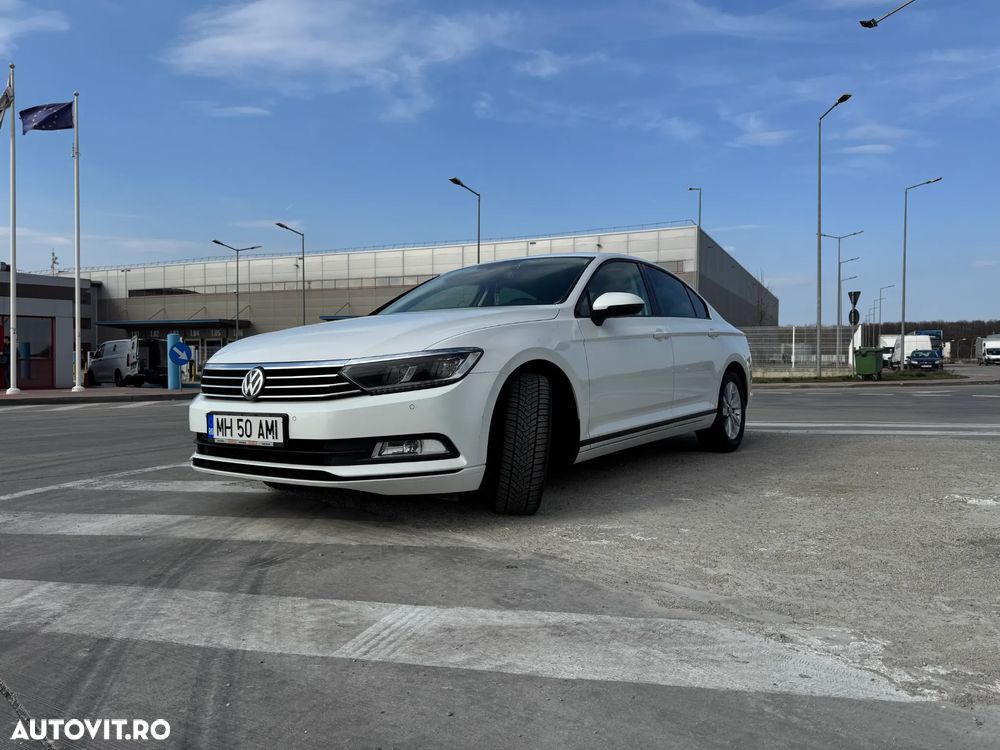 Volkswagen Passat - 1