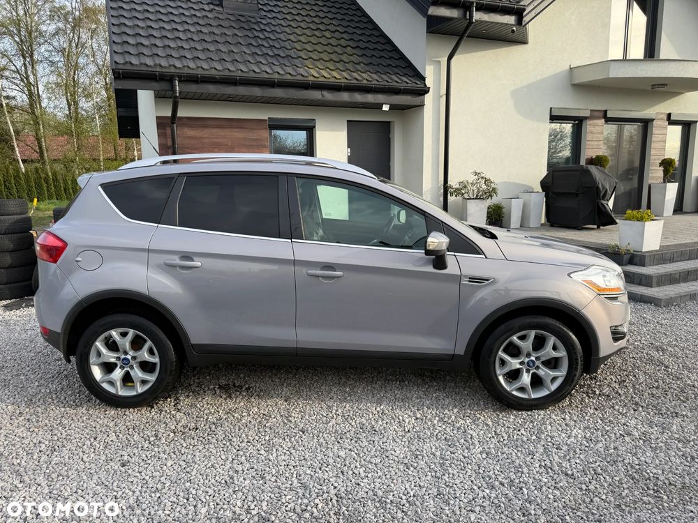 Ford Kuga 2.0 TDCi 2x4 Titanium - 10