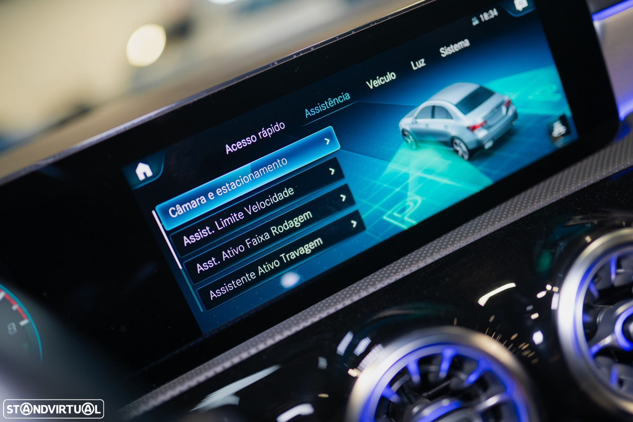 Mercedes-Benz A 250 Limousine e AMG Line - 38