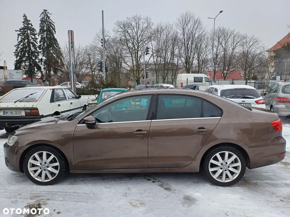 Volkswagen Jetta - 9