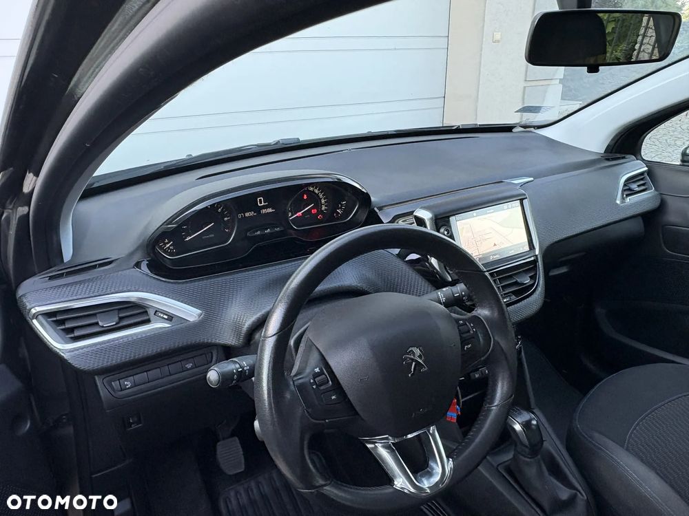Peugeot 208 1.2 PureTech Style - 11