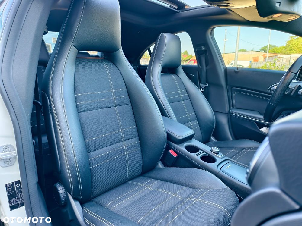 Mercedes-Benz CLA 200 7G-DCT - 15