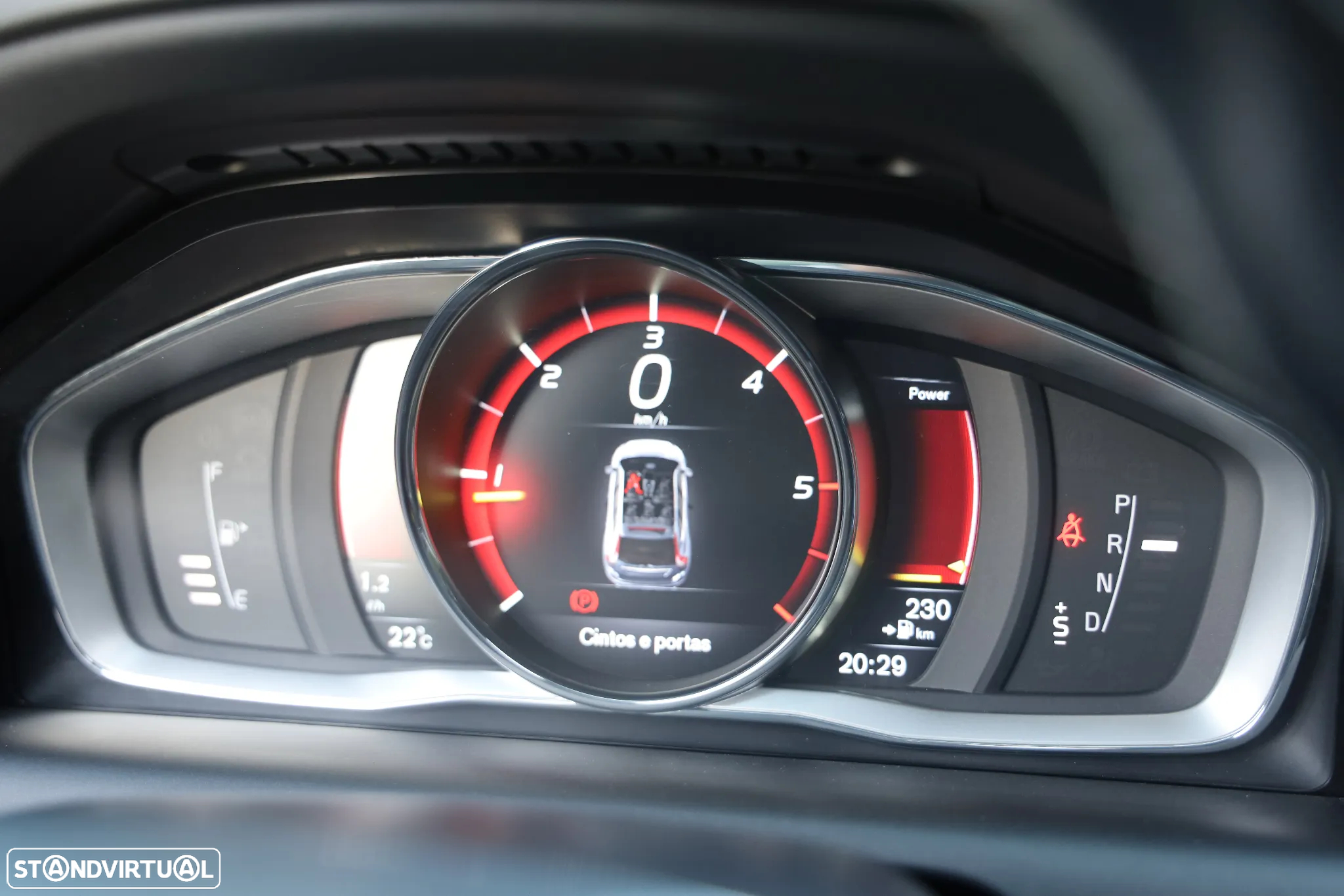 Volvo XC 60 2.0 D4 R-Design Geartronic - 49