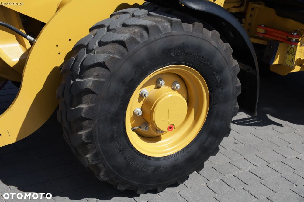 Caterpillar CAT 906M - 20