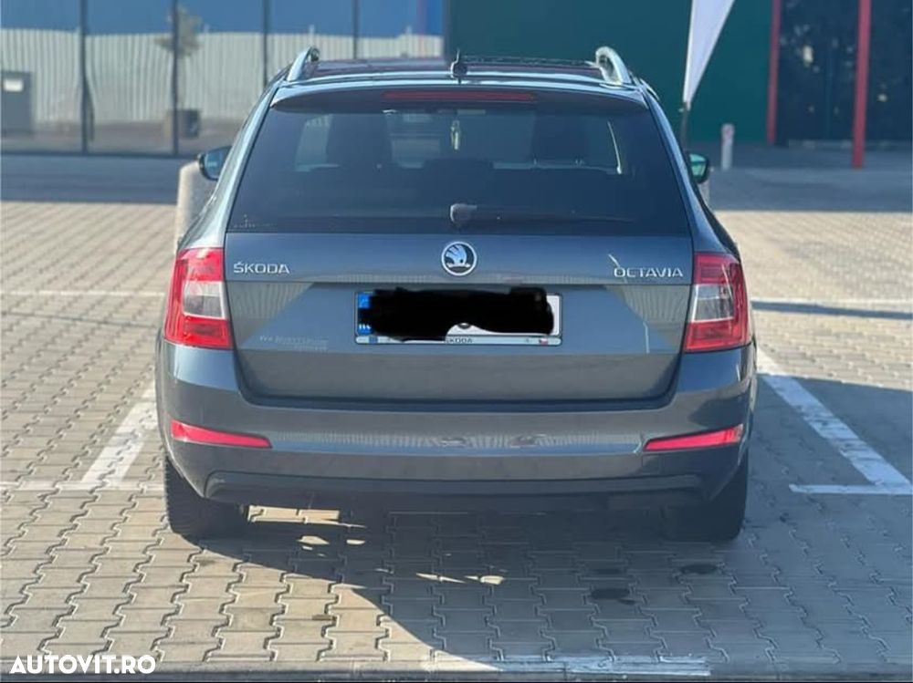 Skoda Octavia 1.6 TDI DSG Ambition - 3