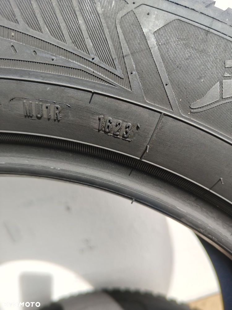 OPONY 235/55/17 235/55R17 103Y GOODYEAR VECTOR 4 SEASONS GEN3 - 8