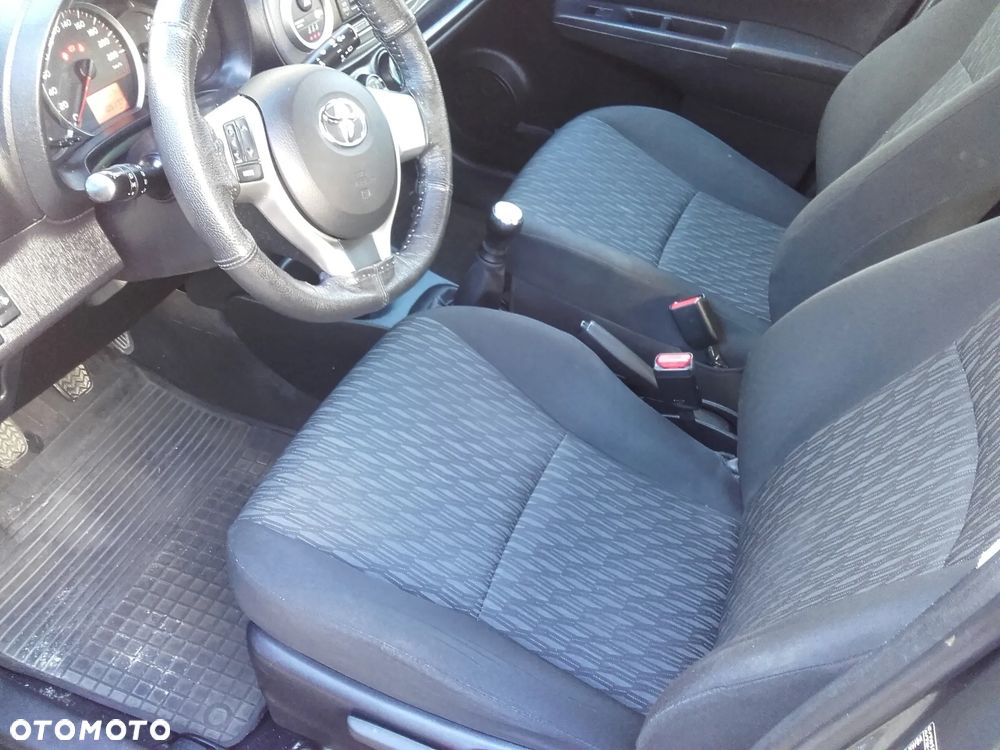 Toyota Yaris - 7