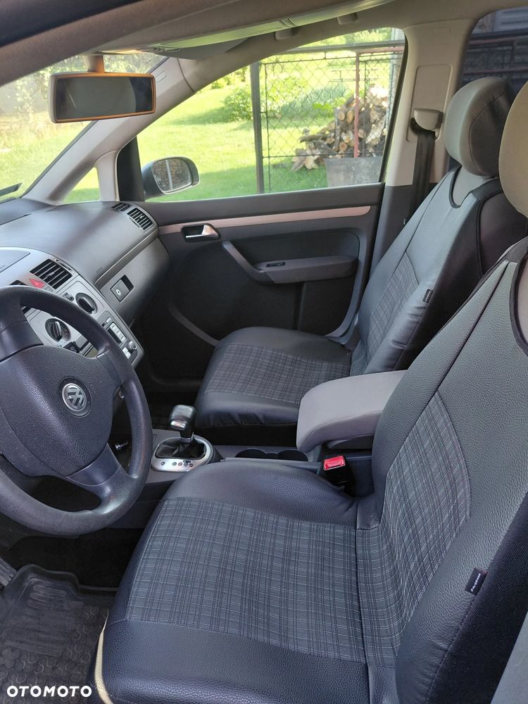 Volkswagen Touran - 17