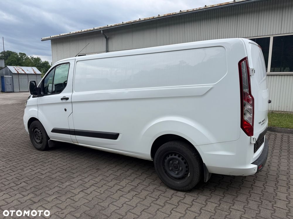 Ford Custom - 9