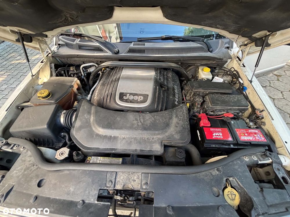Jeep Commander 5.7 V8 Limited - 15