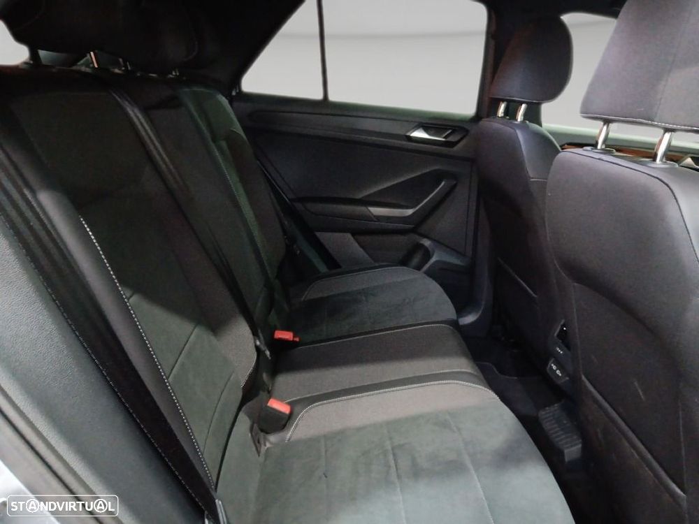 VW T-Roc 1.5 TSI R-Line DSG - 23