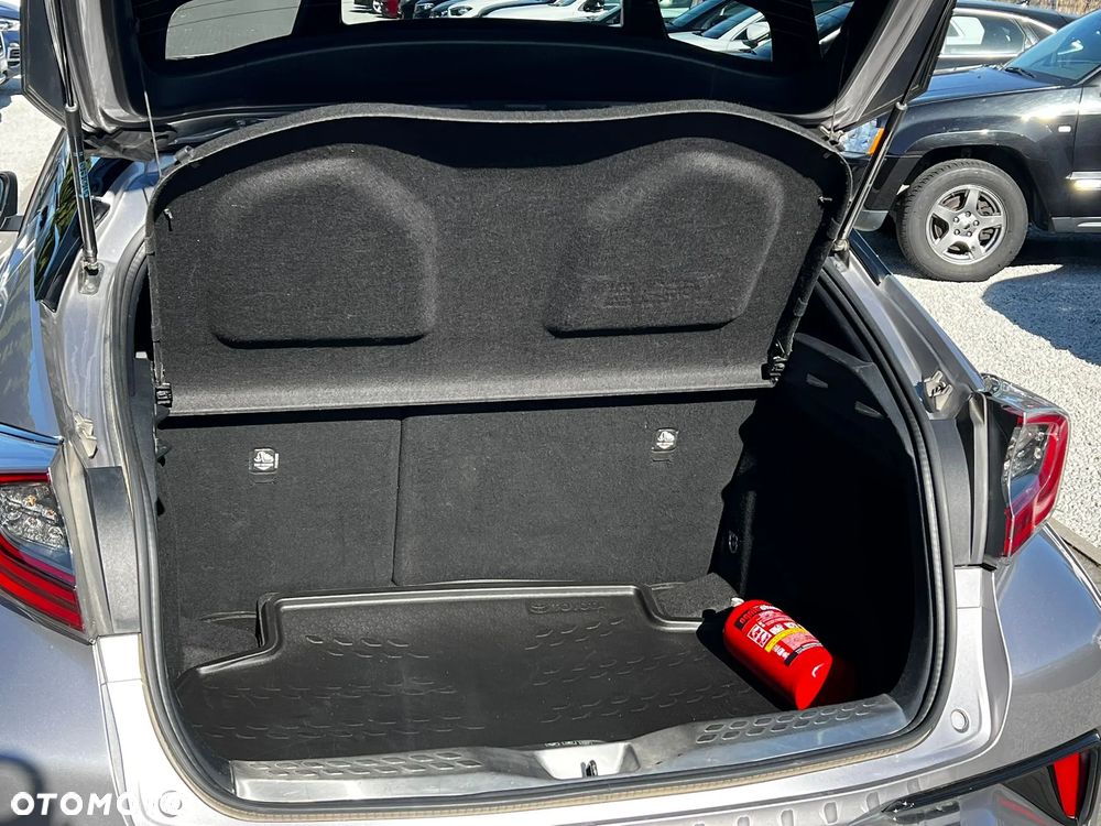 Toyota C-HR 1.8 Hybrid Neon Lime powered by JBL - 15