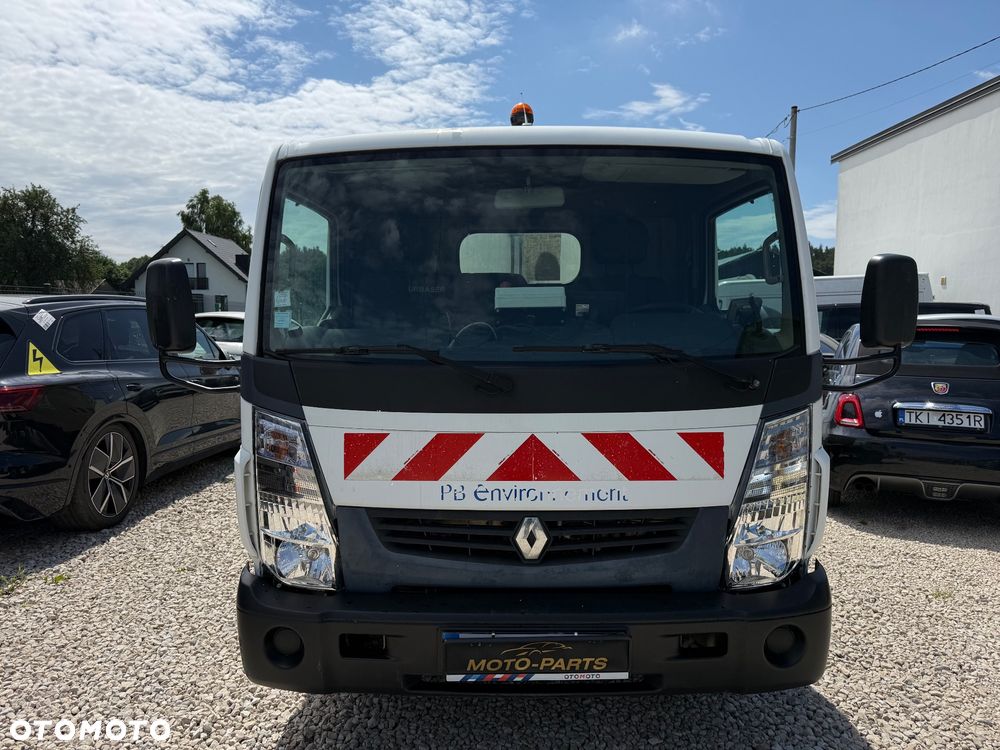 Renault Maxity - 2