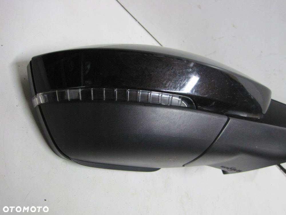 Lusterko Skoda SCALA 657 19R PRAWE - 5