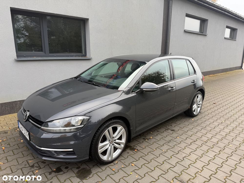 Volkswagen Golf - 1