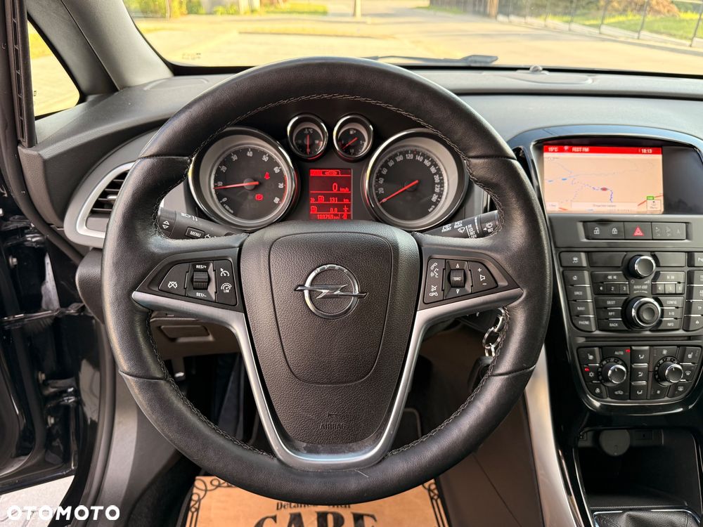 Opel Astra 1.4 Turbo Exklusiv - 32