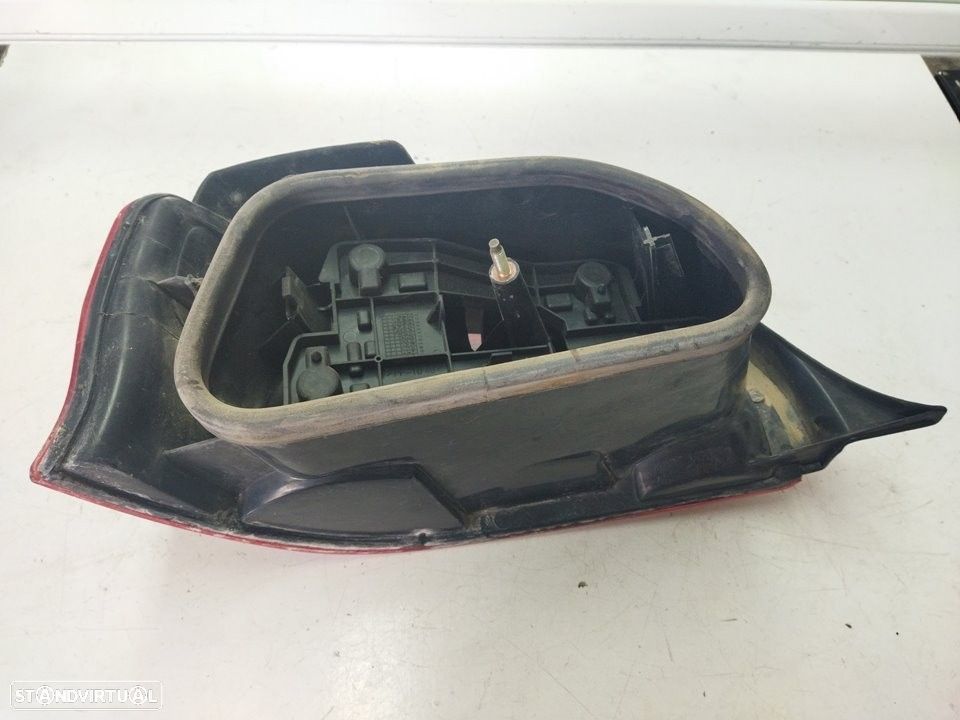 FAROLIM TRASEIRO DIREITO CITROEN SAXO 1998 - - 3