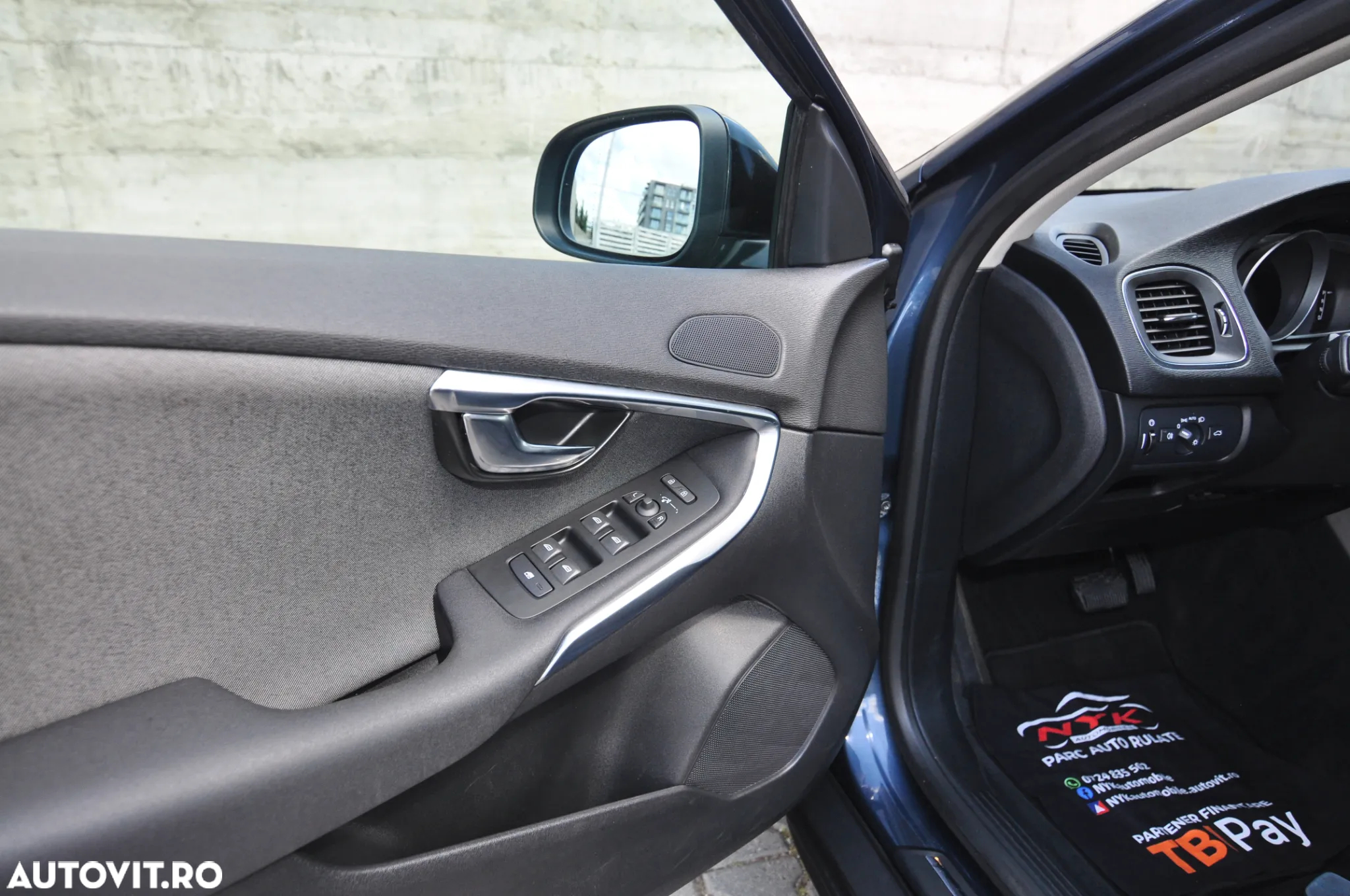 Volvo V40 Cross Country D2 Geartronic - 13