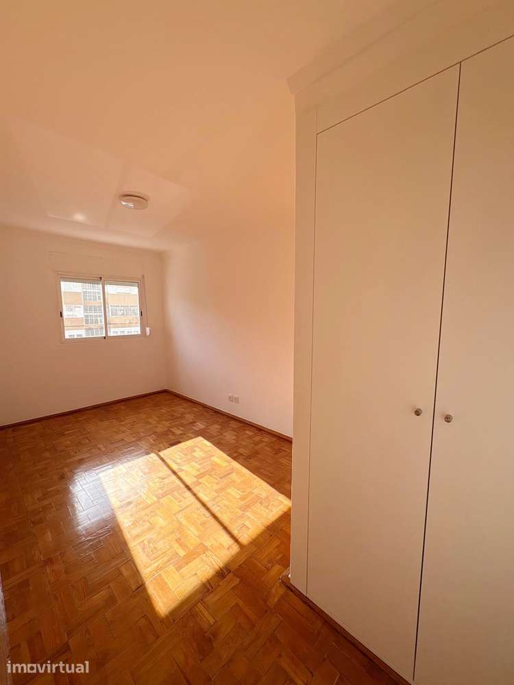 Apartamento T3 remodelado a 10 minutos de Lisboa - Grande imagem: 4/25